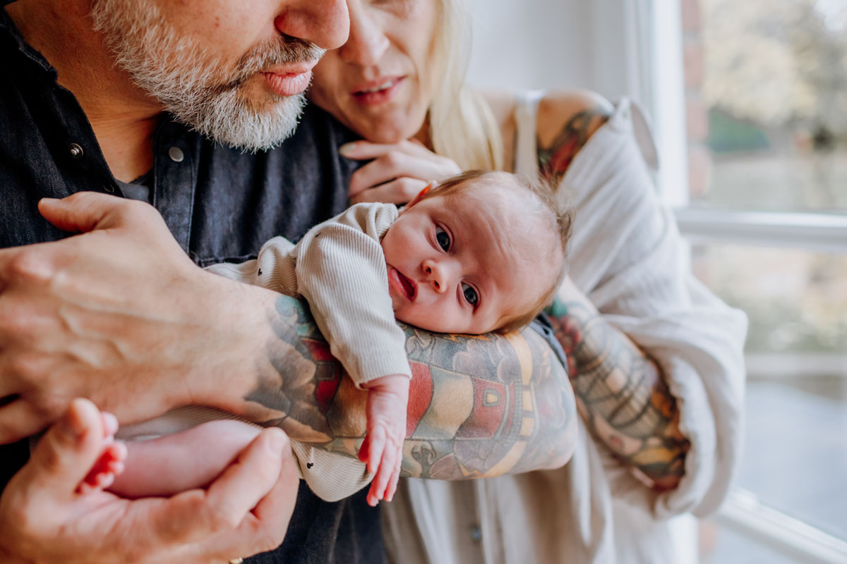 Familienfotos mit Baby in Hamburg – natürliche und kreative Babyfotos