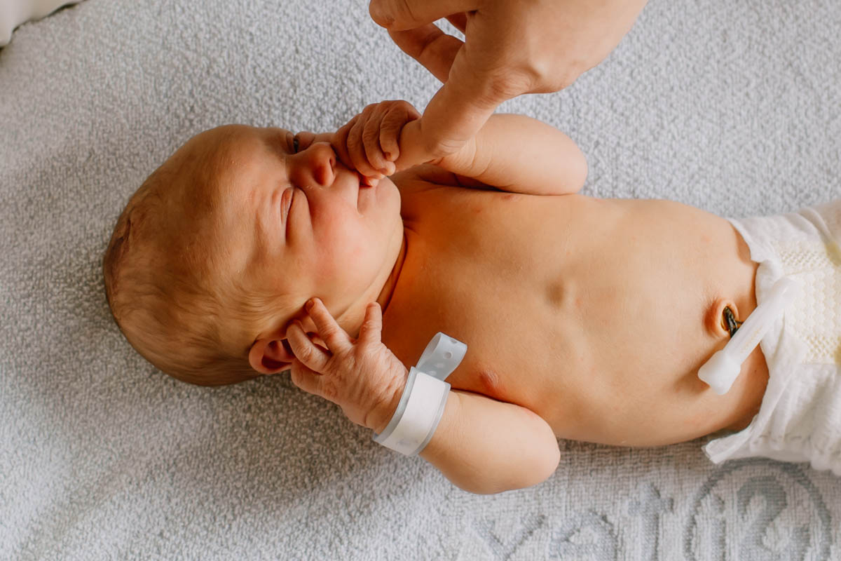 Unvergessliche erste 24 Stunden – sanfte Newbornbilder direkt nach der Geburt